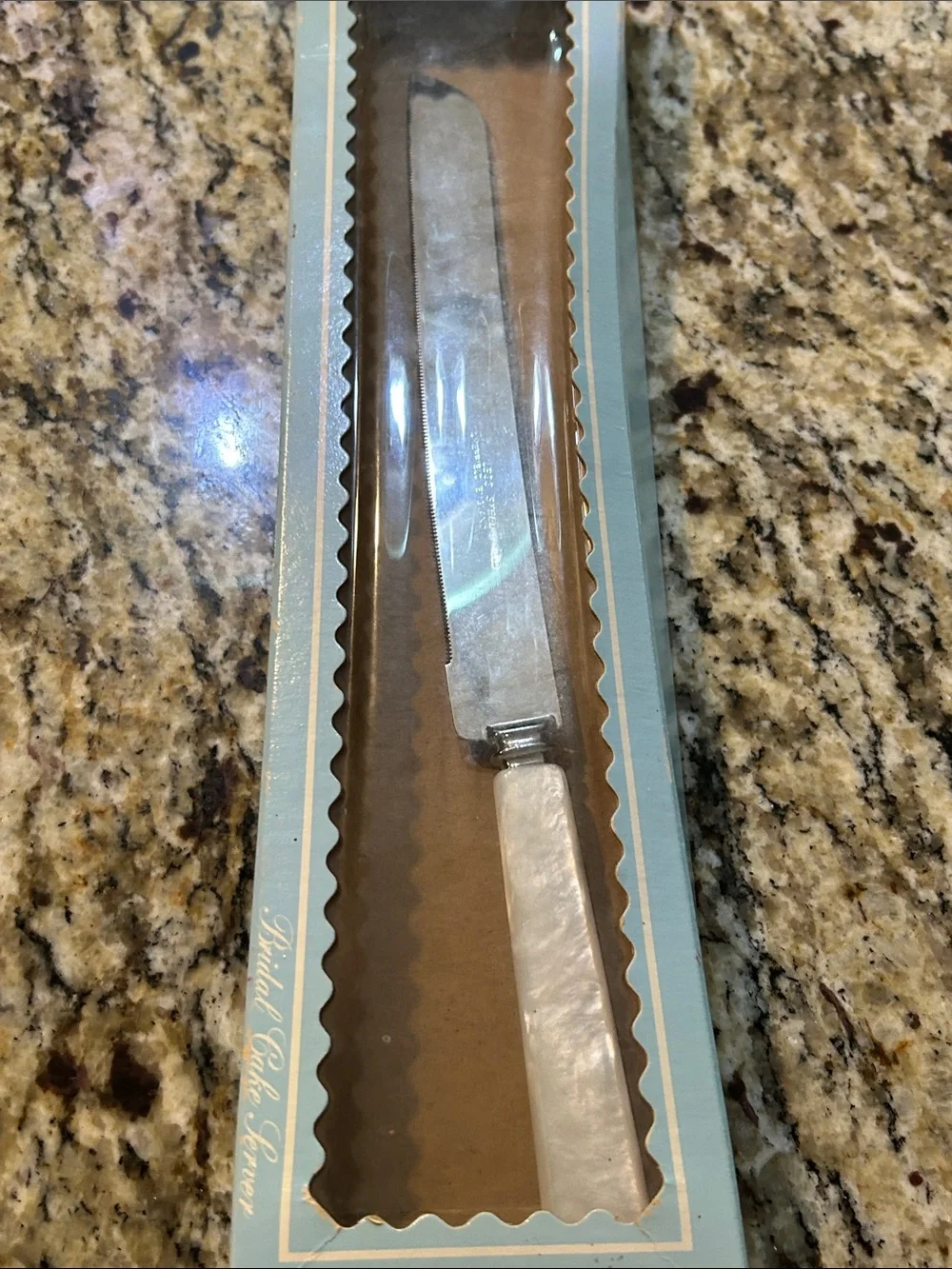 Vintage Cake Cutting Knife Pearlescent Handle Cake Server - White